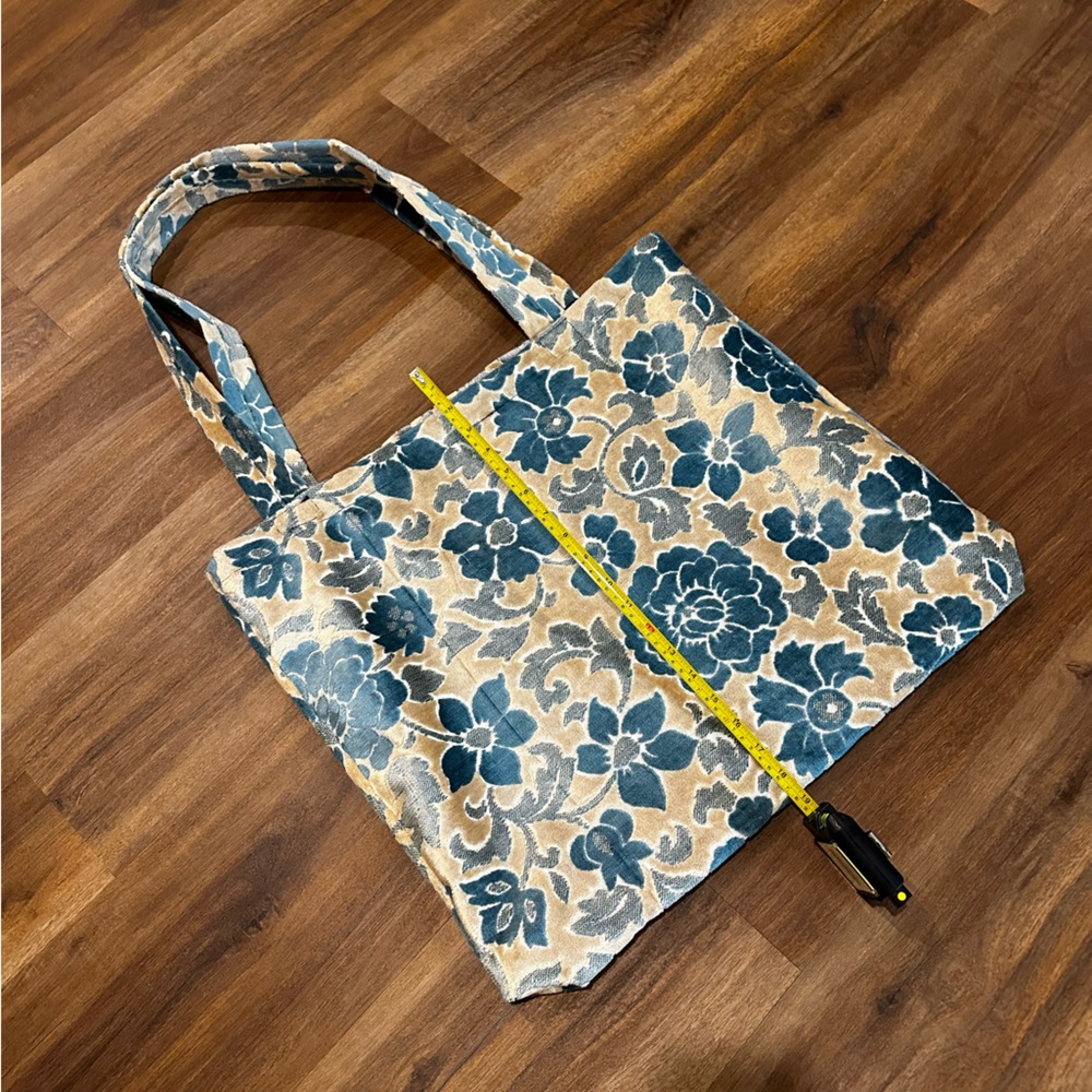 Oversized VINTAGE Tote - Picture 8 of 9